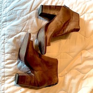 Bed stu leather heeled ankle boots light brown